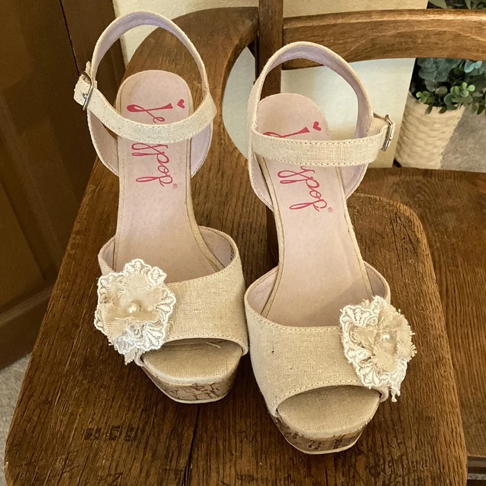 Jellypop Aston Wedge Sandals Like New!